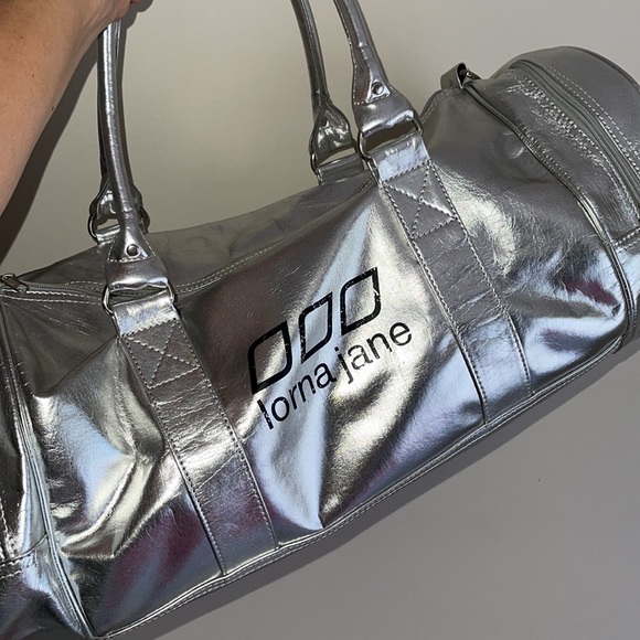 LORNA JANE | Rustic silver gym bag - Picture 12 of 12